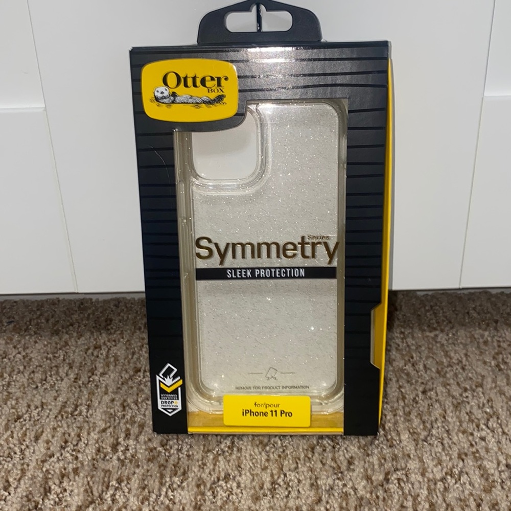 IPhone 11 Pro Otter Box Symmetry Series Sparkly Clear Case